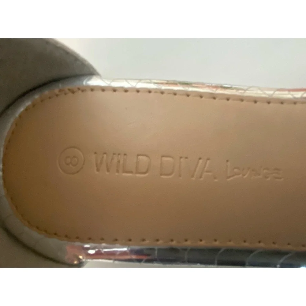 Clear Acrylic and Silver Faux Reptile Wild Diva Ankle Strap Sandals Size‎ 8/8.5